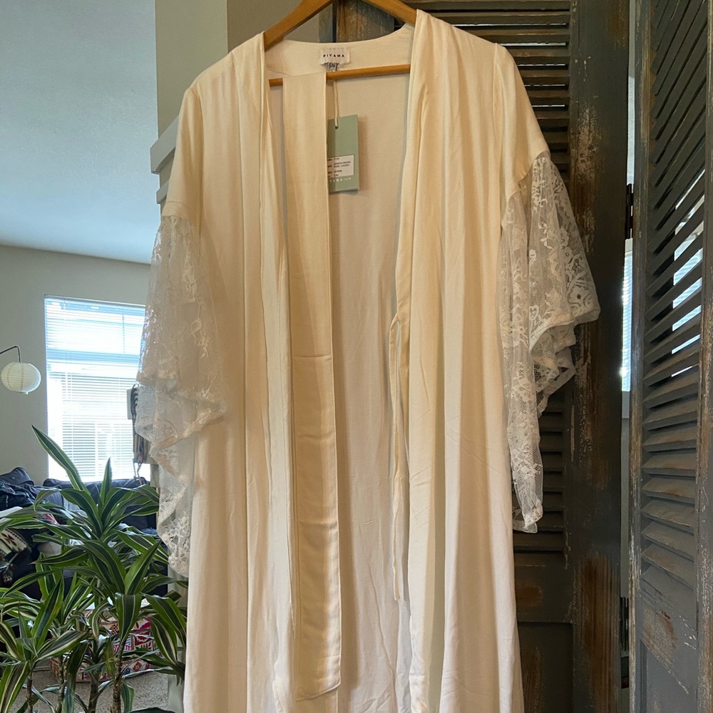 Piyama bridal robe